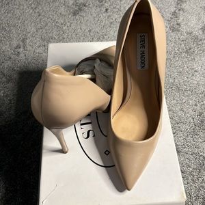 Steve Madden Daisie Classic Pumps